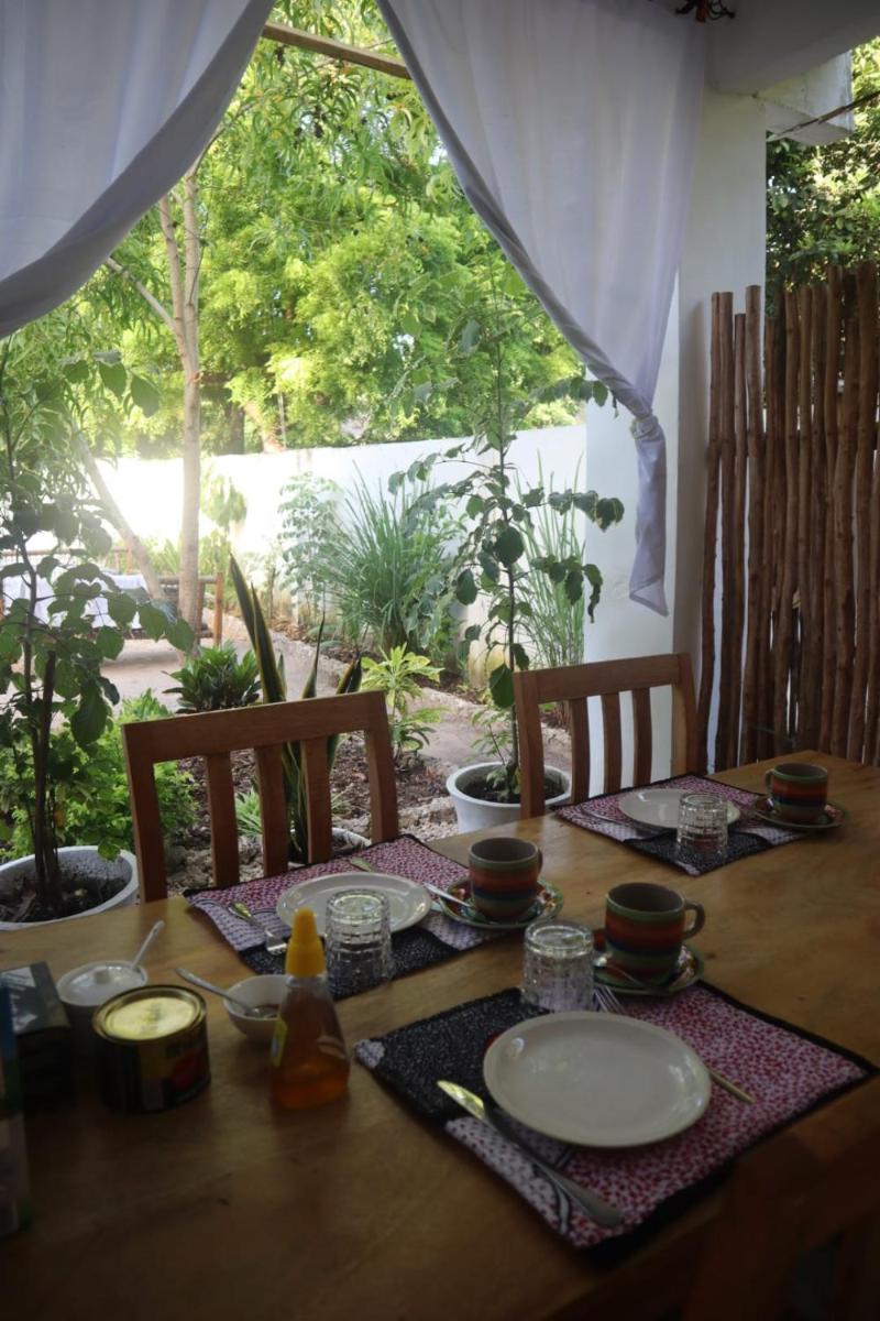 Double room, with breakfast, WIFI, 20 meters to the beach - Housity