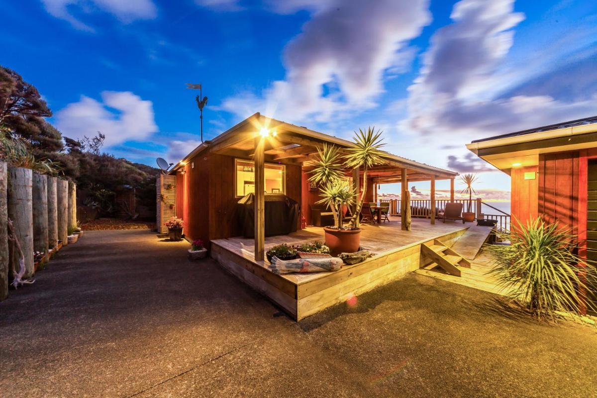 Romantic Piha - Housity