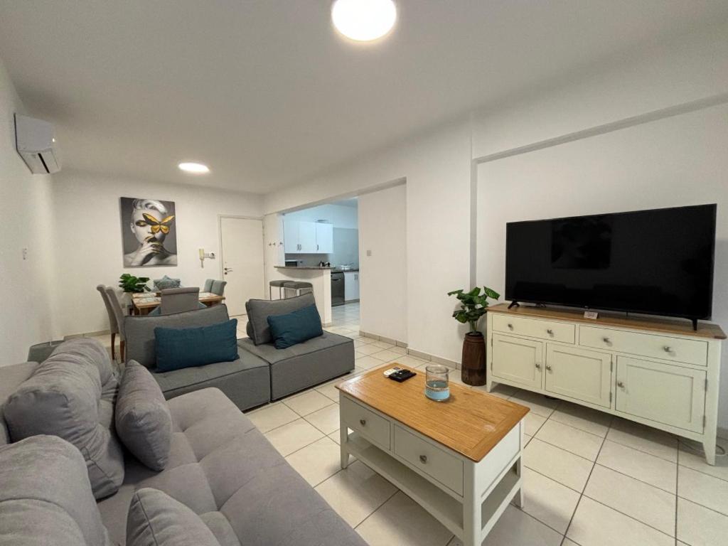 Cozy Apartment in Paphos Beautiful Complex - Housity