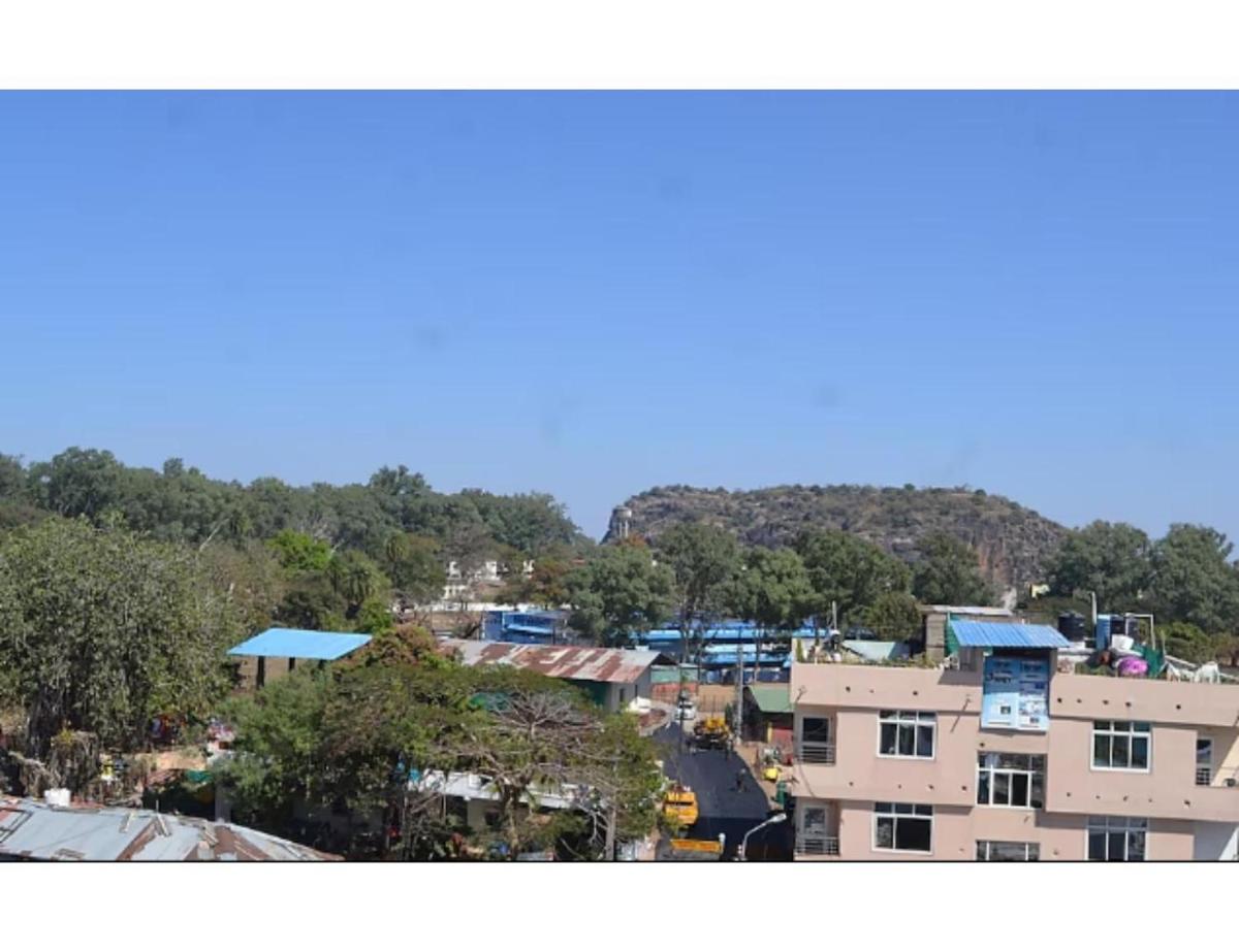 Hotel Angel, Pachmarhi - Housity