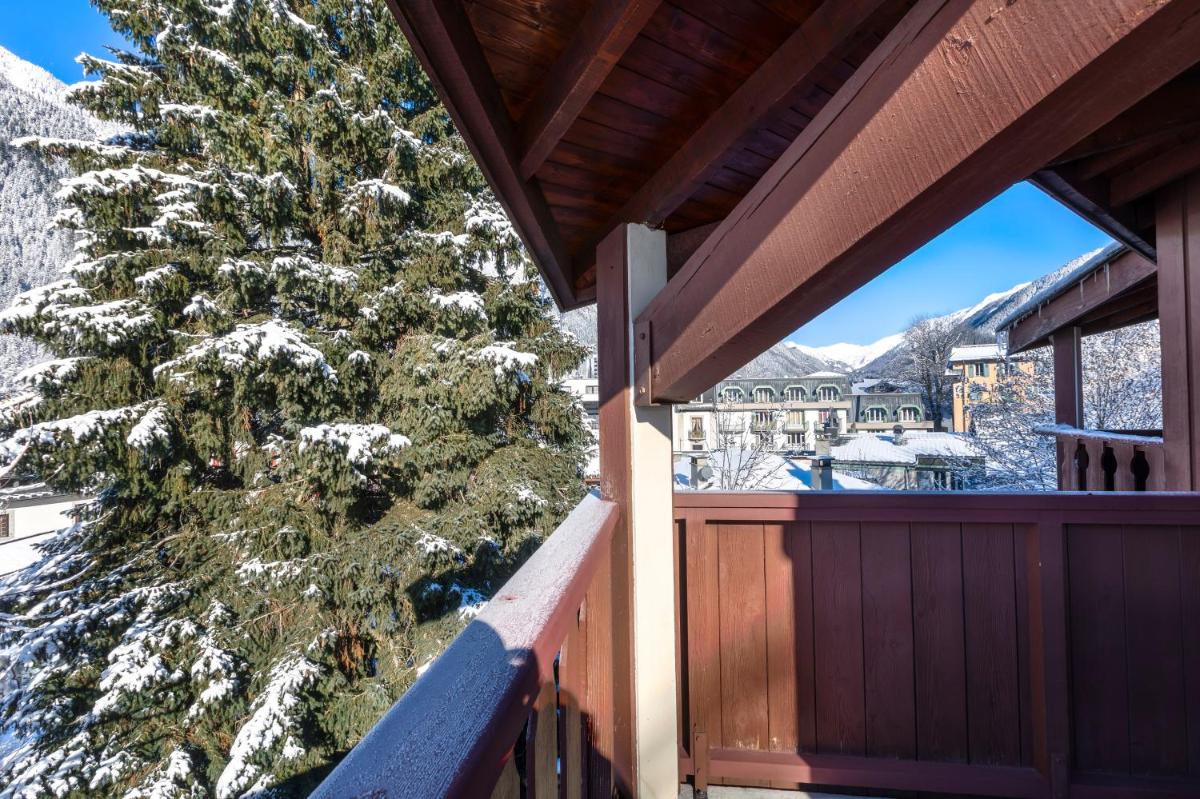 Vue générale sur la montagne ou vue sur la montagne depuis l'hôtel