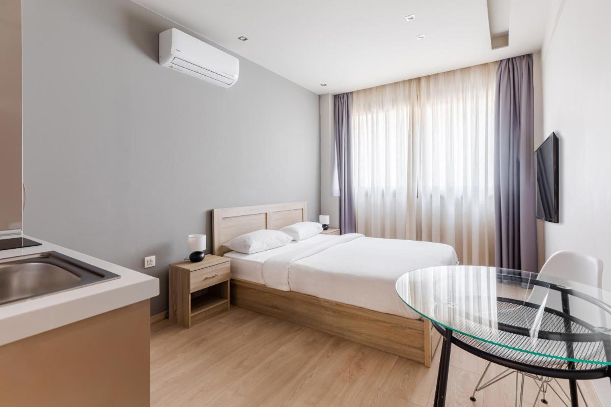 #Aura Studios & Suites V9-10 - Housity