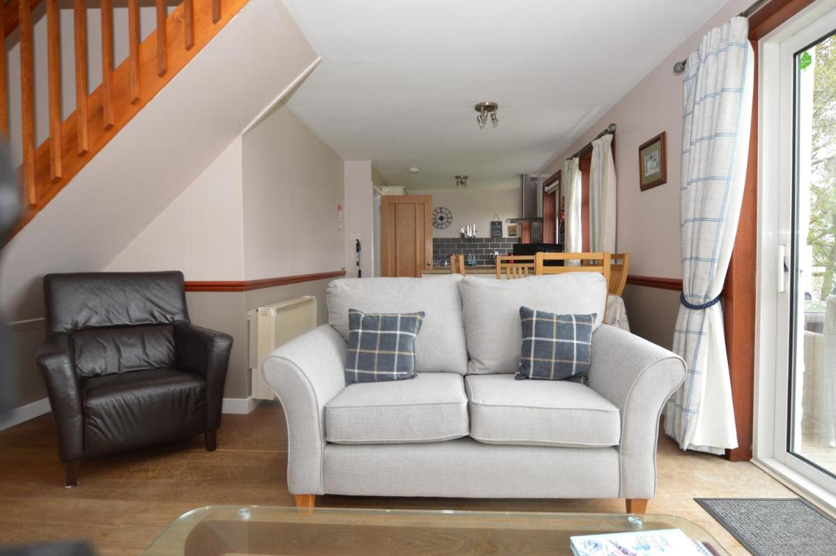 Larch Cottage - Housity