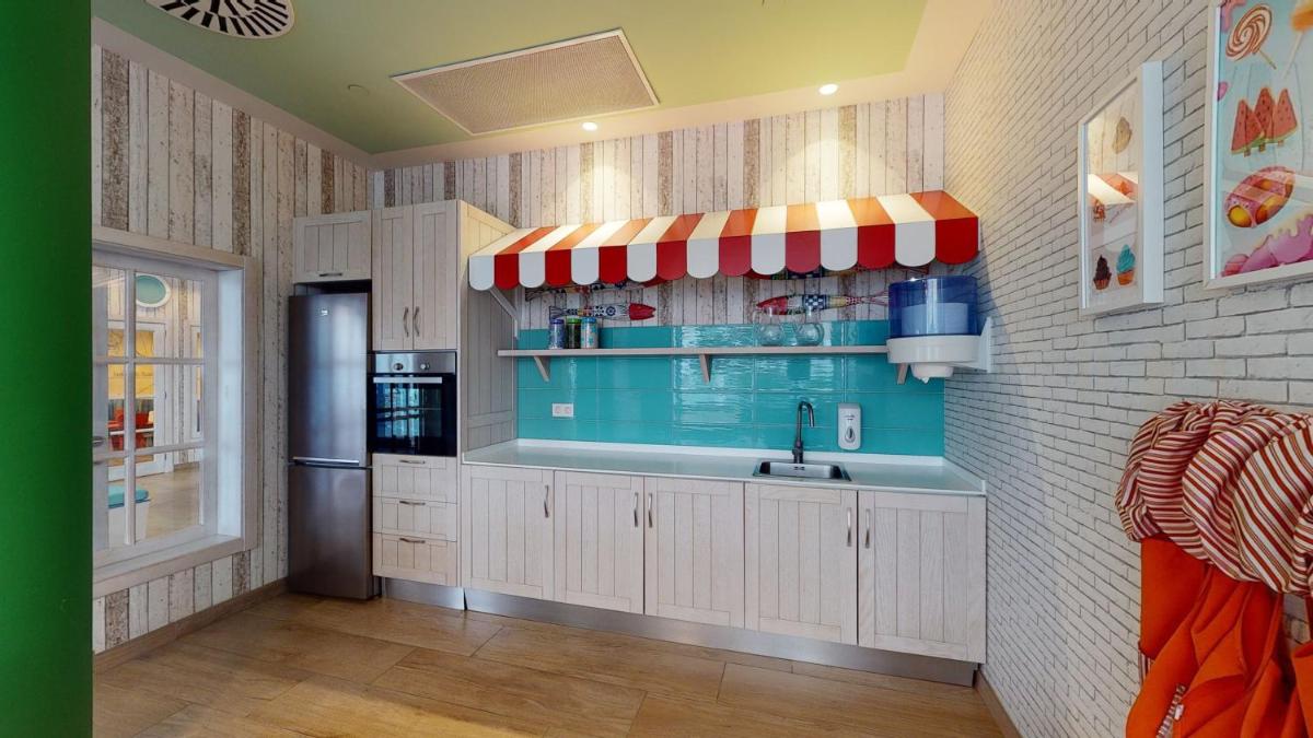Una cocina o zona de cocina en Bahia Principe Fantasia Tenerife - All Inclusive