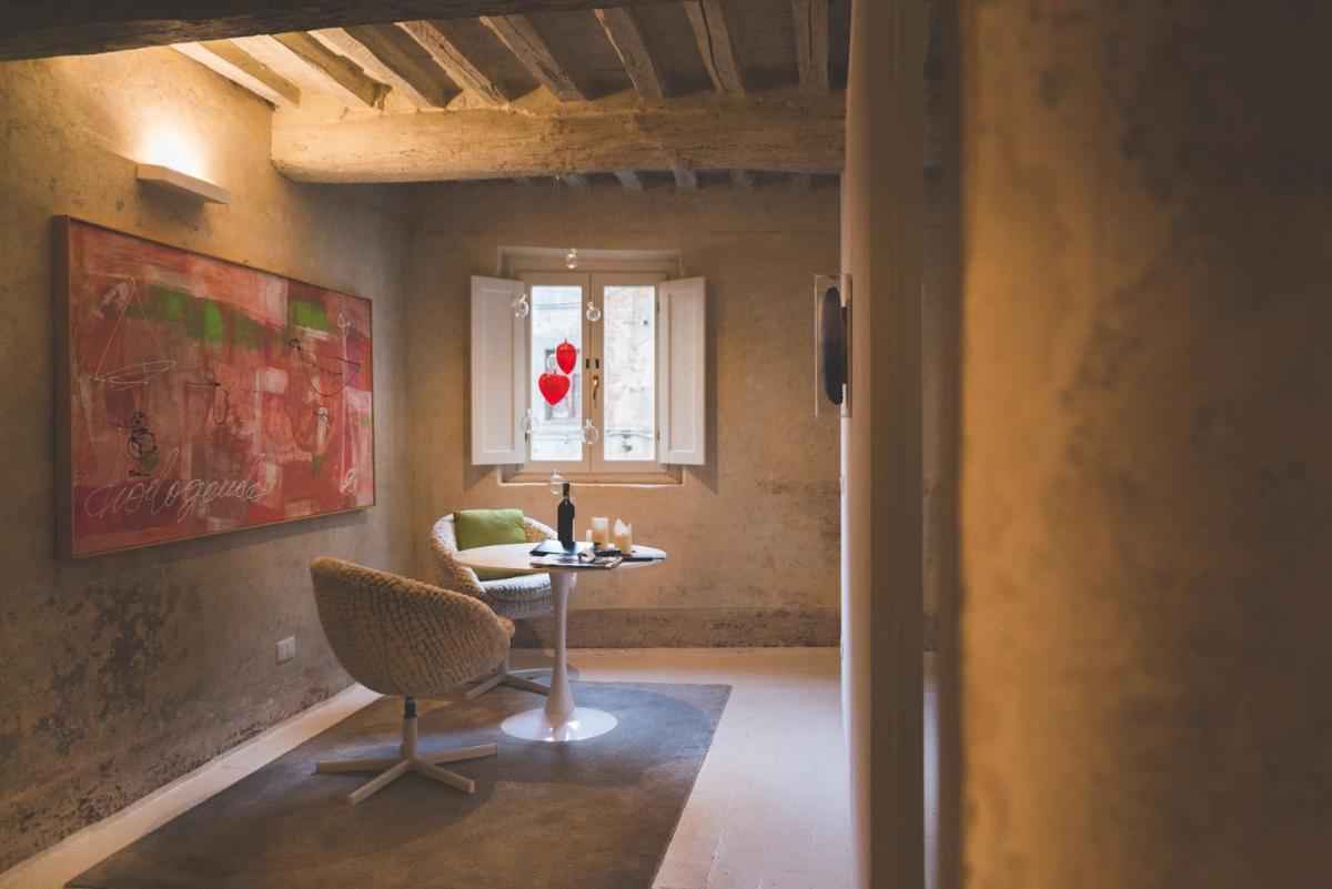 ART SUITE GALLERY - Tuscany - medieval town close to Florence, Pisa, Lucca, Chianti Zone, Versilia - Housity