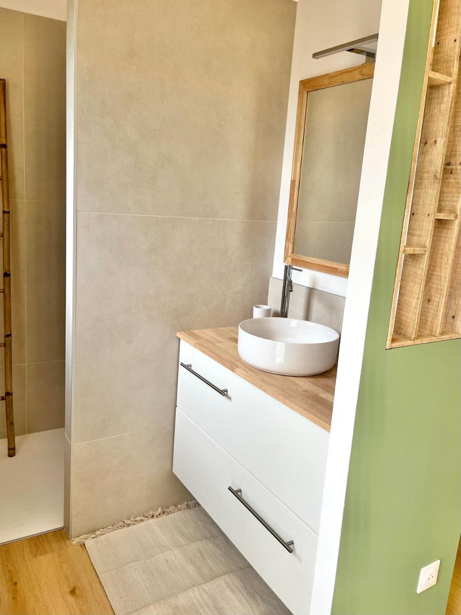 CHAMBRE d'Hôtes avec PISCINE & KITCHENETTE - Housity