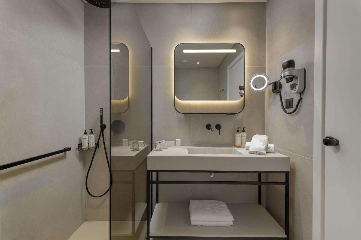 The Ixian Grand & All Suites - Adults Only Hotel - Housity