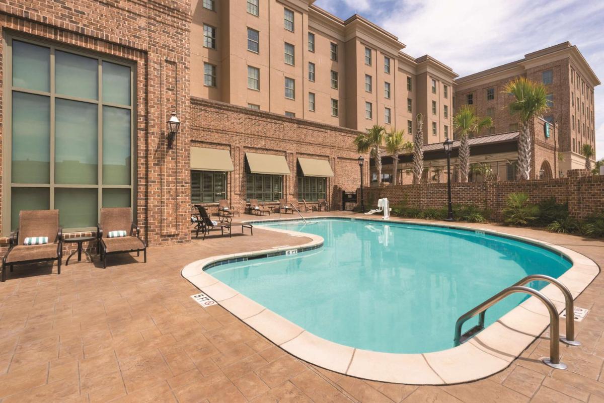Embassy Suites Savannah Historic District - Housity