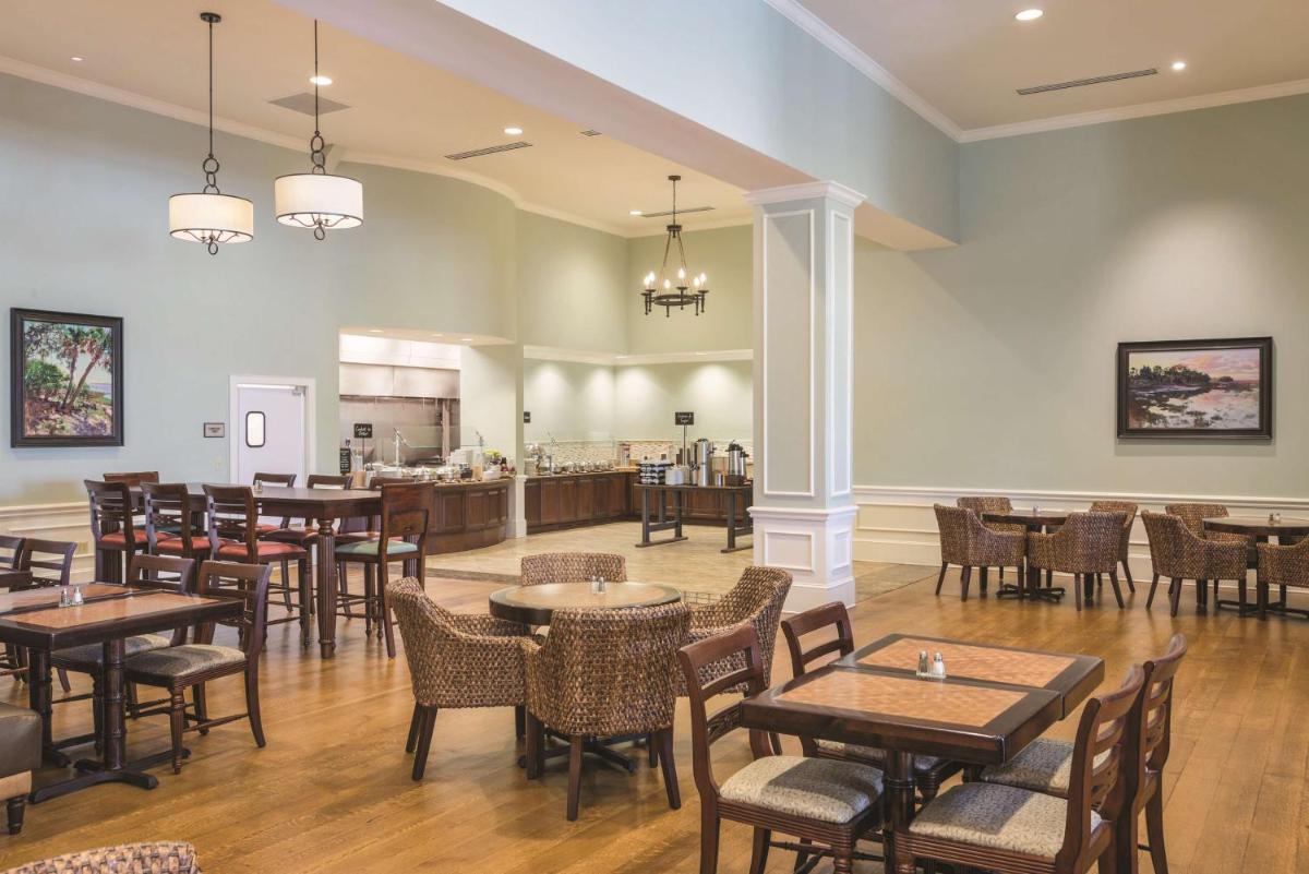 Embassy Suites Savannah Historic District - Housity