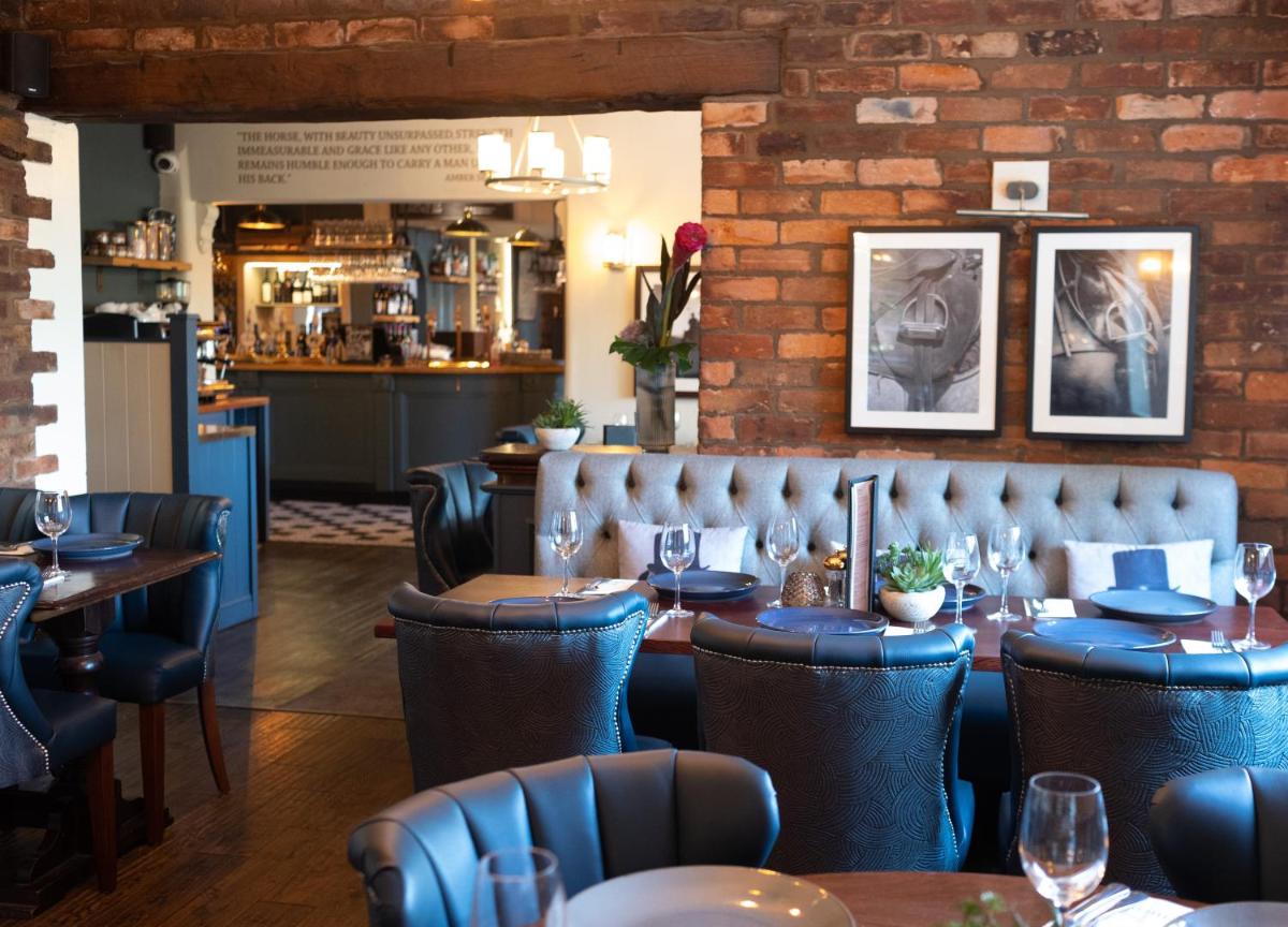 The Dog in Over Peover - Housity