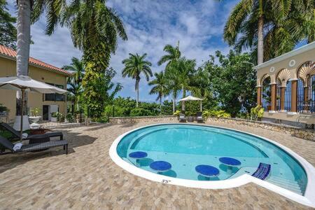 Hospitality Expert Mr X Suite - Tour Pool Bar Beach - Housity