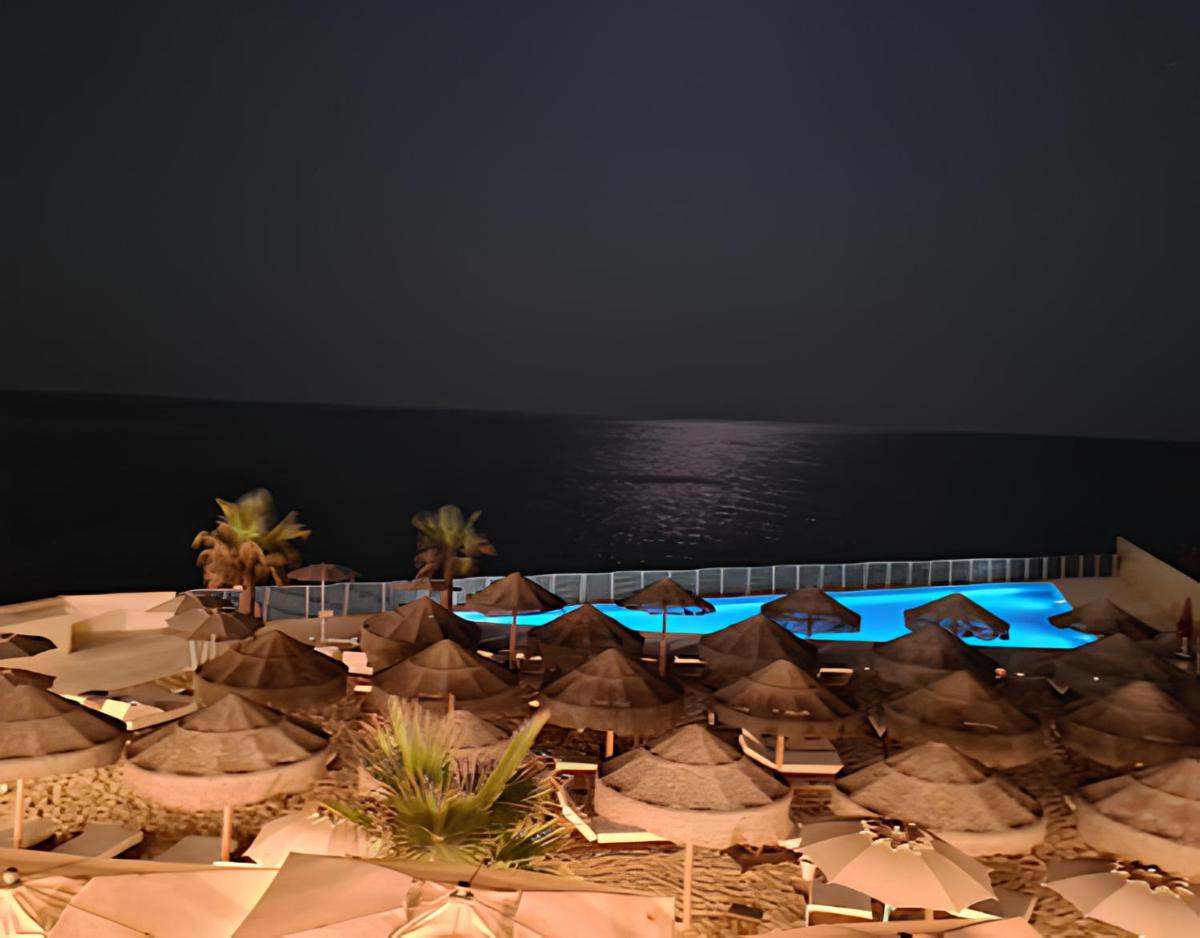 Coastal House - Spiaggia e Piscina a dieci passi - Housity