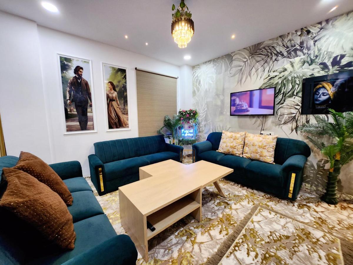 HolidayVilla-A Residential Boutique Hotel-Newly Renovated - Housity