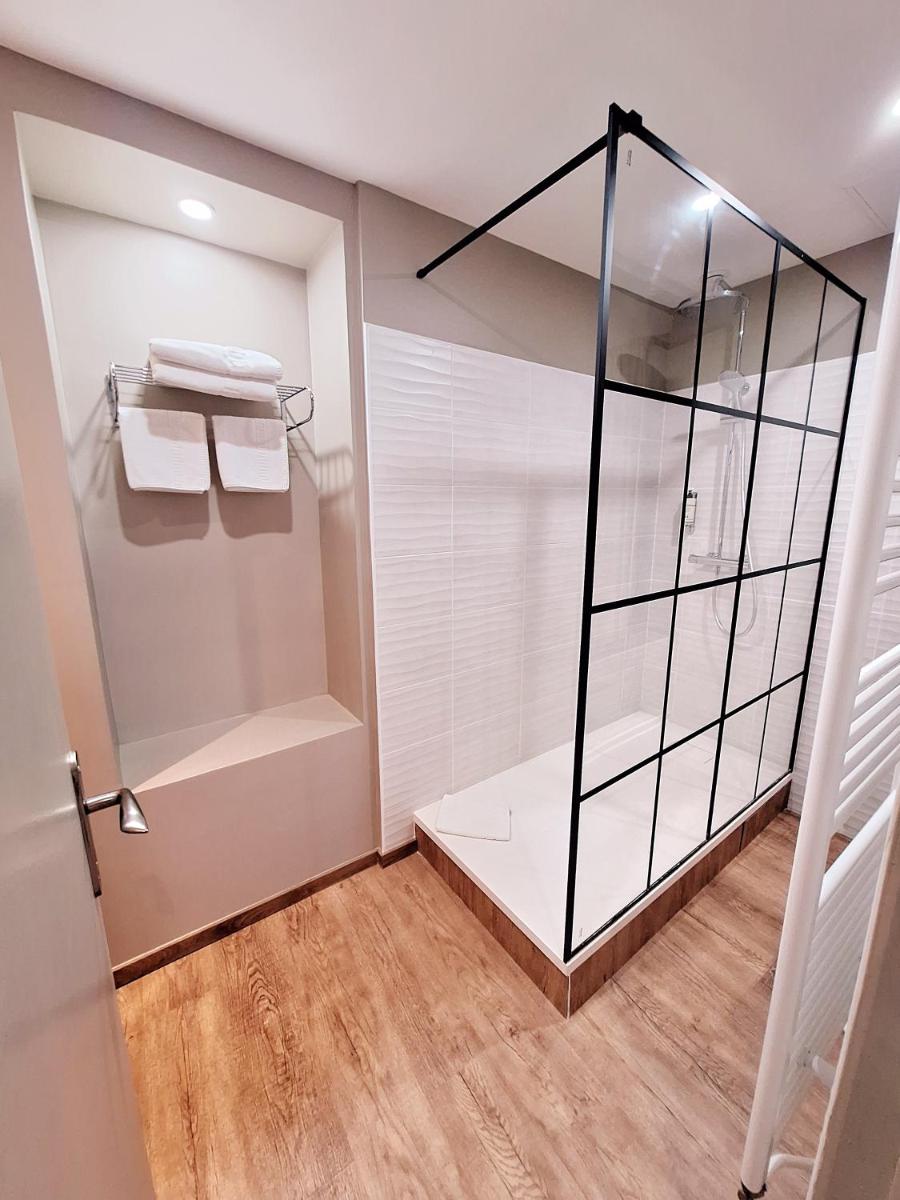 Salle de bains dans l'établissement Domaine de Joinville & Spa