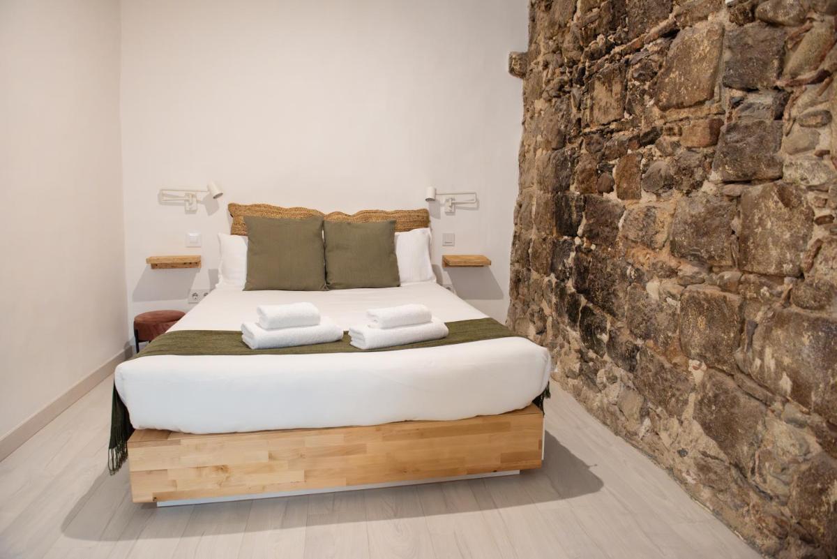 Elena Apartments Girona - Hizvo