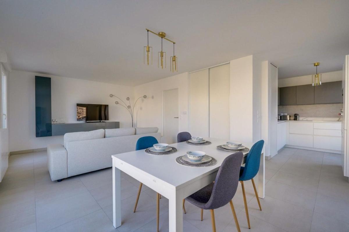Suitetrails - New apartment with terrace and parking