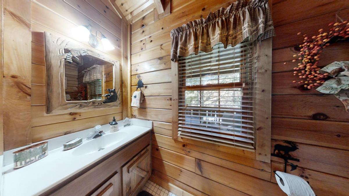 Snoozers Hollow - Housity