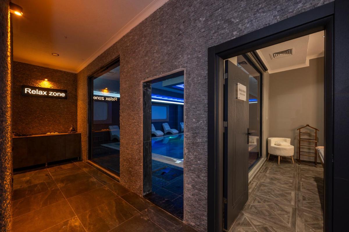 The Nirvanas Hotel - Housity