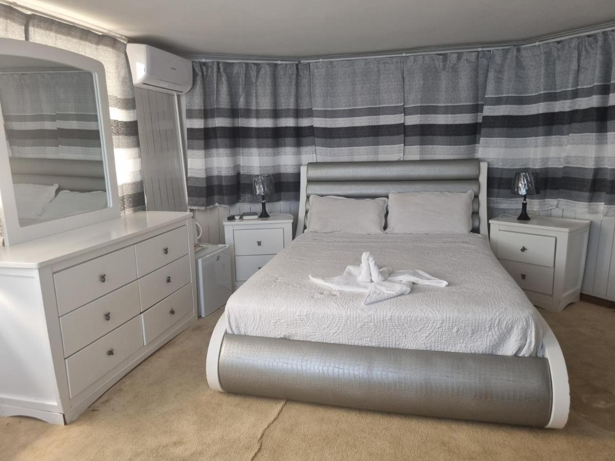 Suitetrails - Apelles Palace Guest House