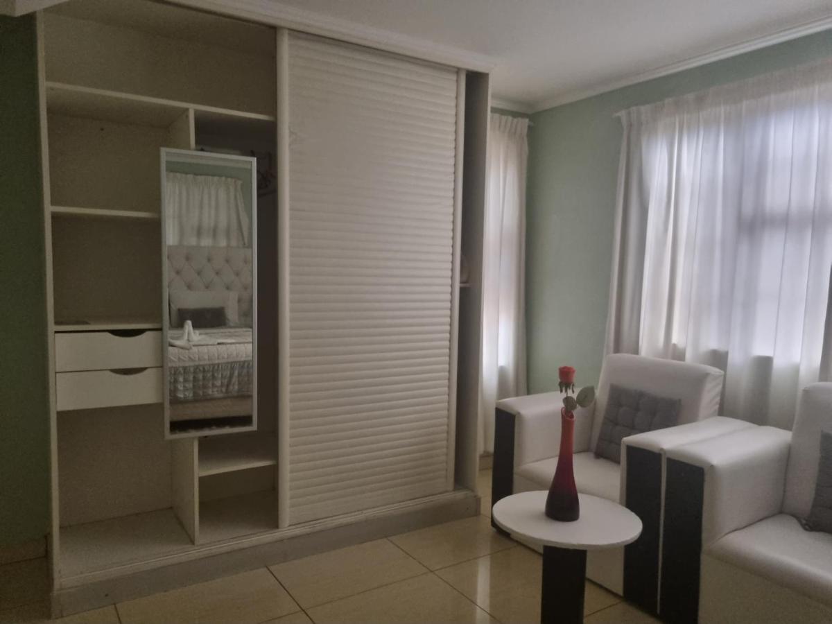 Suitetrails - Apelles Palace Guest House