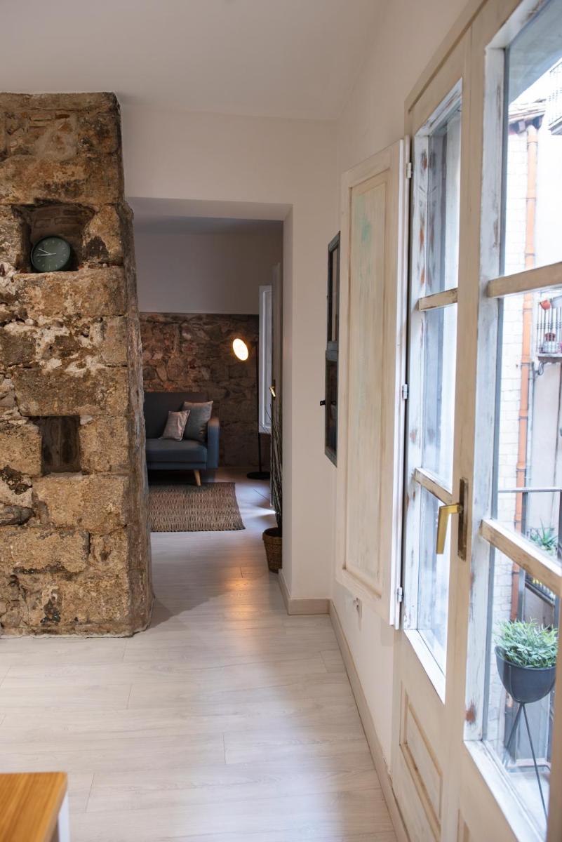 Elena Apartments Girona - Hizvo