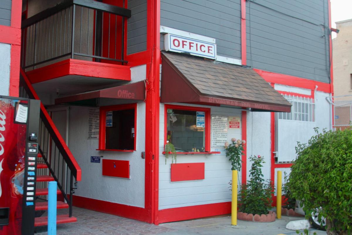 Broadway Inn Motel - Housity
