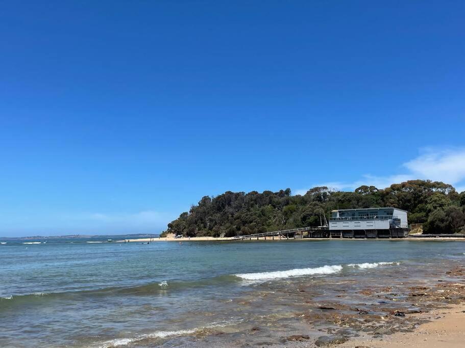 Point Leo Luxury Beach House - Point Leo - Housity