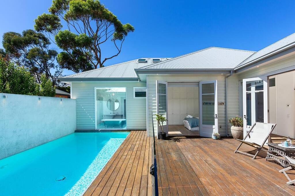 Point Leo Luxury Beach House - Point Leo - Housity