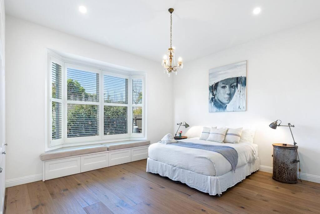 Point Leo Luxury Beach House - Point Leo - Housity