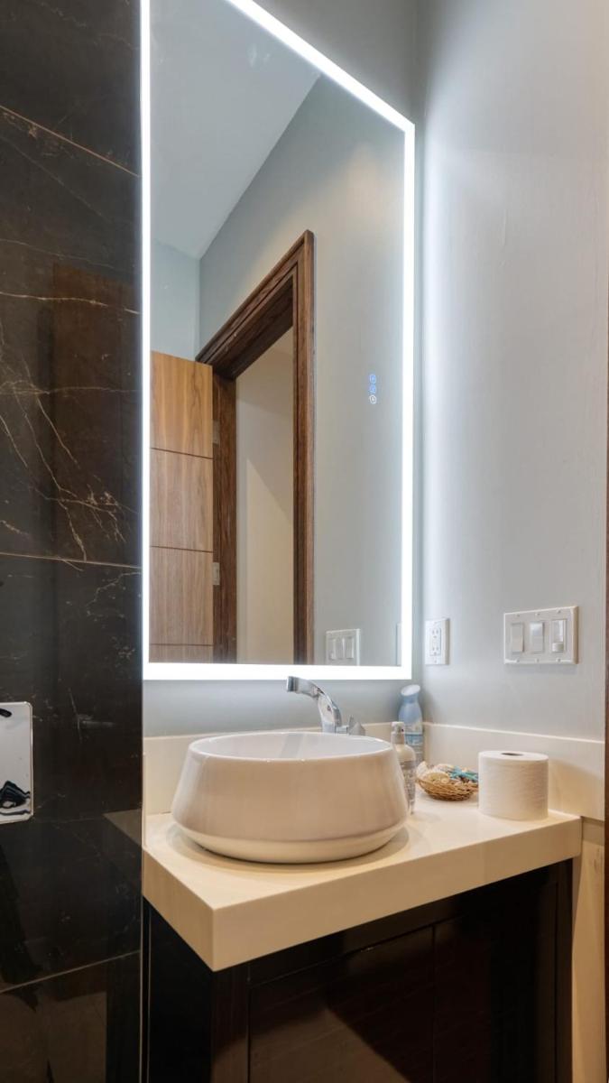 Toronto Modern House - Housity