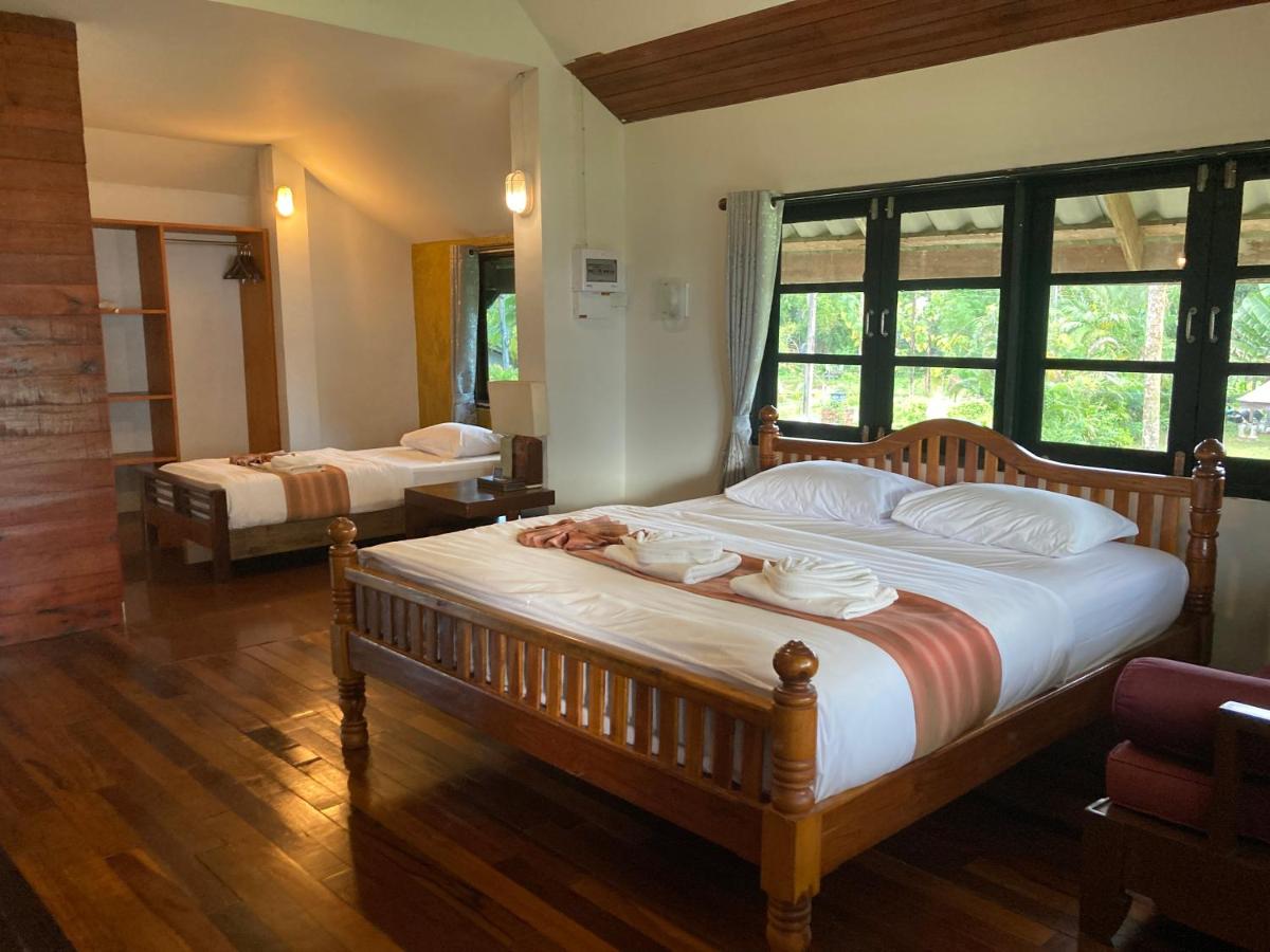 The Chevalley Beach Resort - Housity