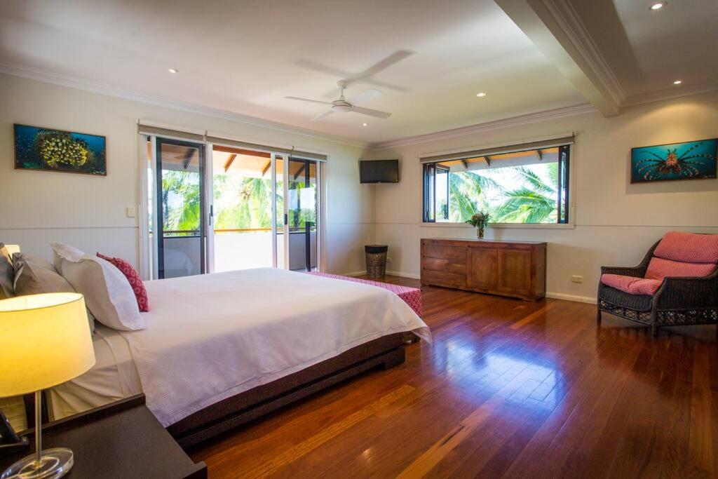22 Ruby Close - Lakeside Home in Port Douglas - Housity