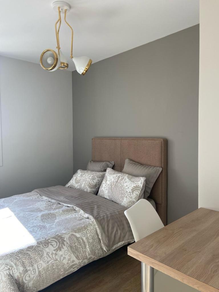 LuxuryJo BnB - Chambre dans un appartement spacieux et charmant - Housity