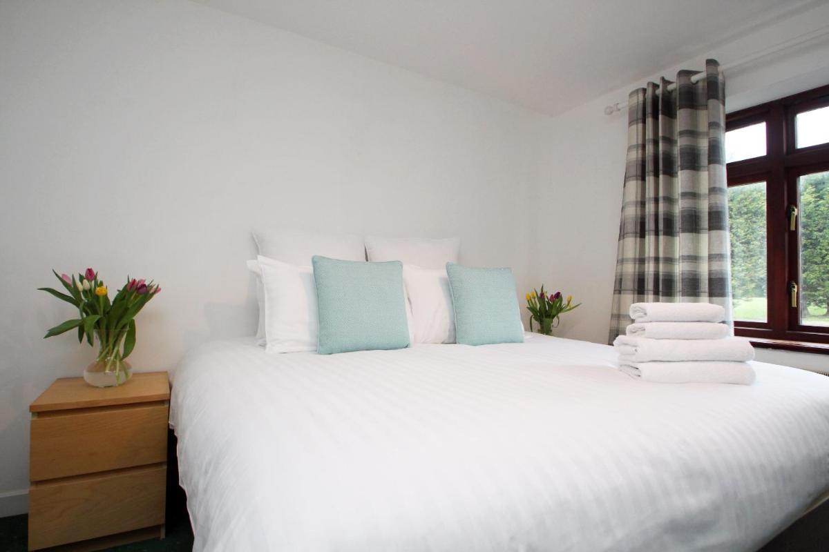 Vale Park Hotel - Housity
