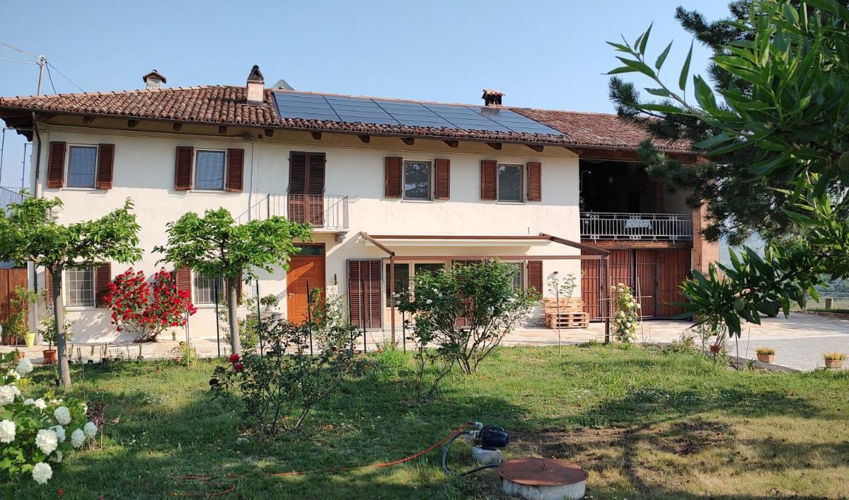 Riviera delle Langhe Wine Country House with a Pool - Housity