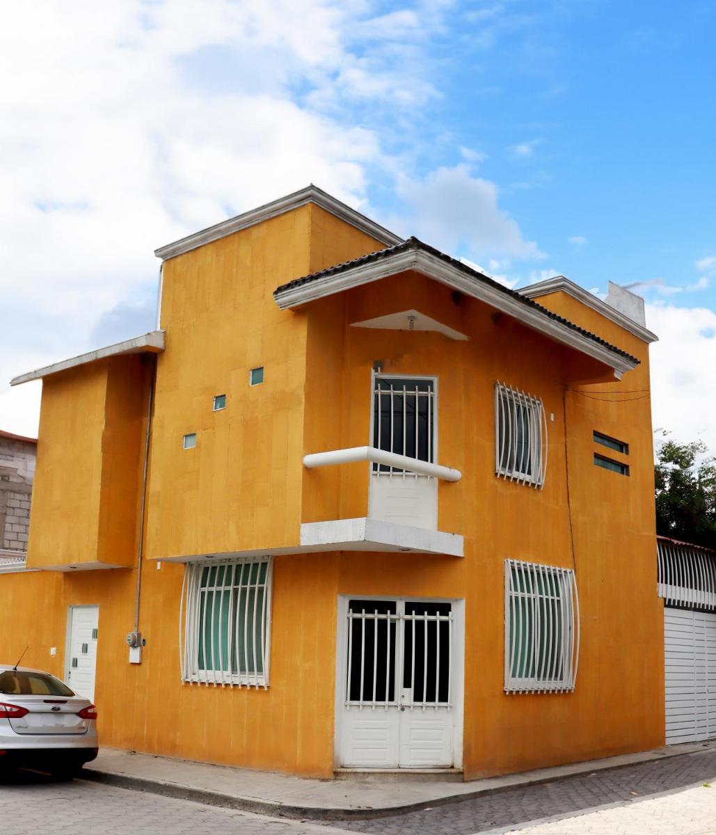 Casa a 5 Minutos del Hospital de La Mujer con Todos Los Servicios - Housity