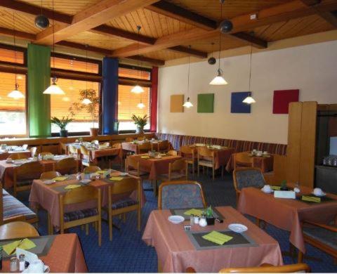 Landhotel Neding - Housity
