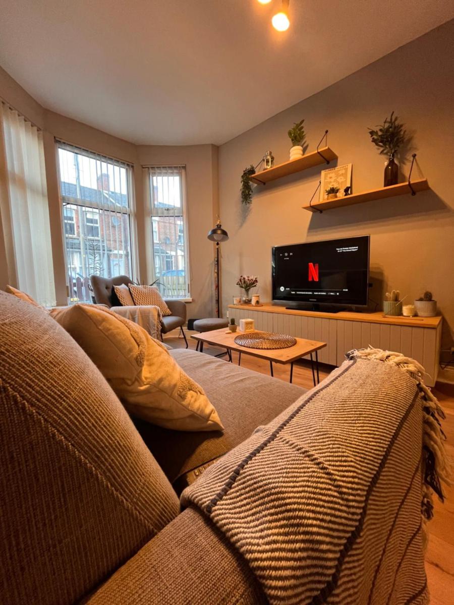 J&S Downtown Sky Attic House - Housity