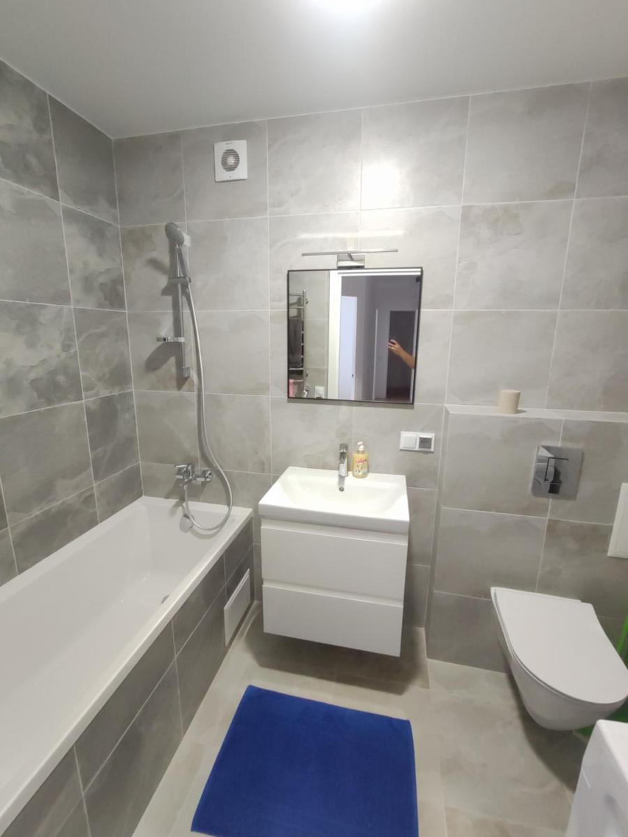 2к в центрі заді готеля Надія - Housity