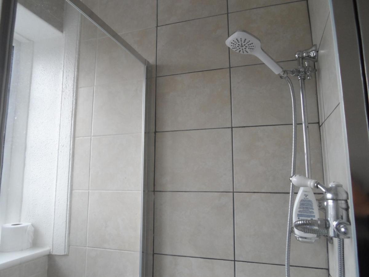 Compton Guest House - Housity
