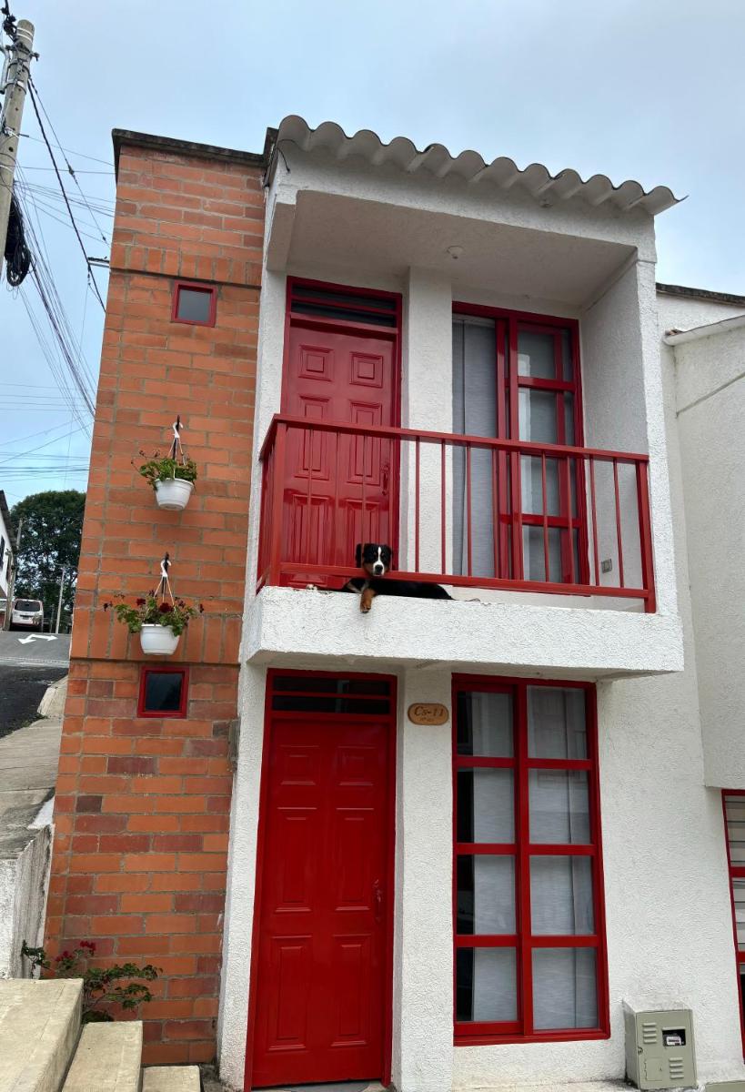 Casa Roma - La tranquilidad del campo en la Ciudad - RNT 1 0 8 1 3 7- - Housity