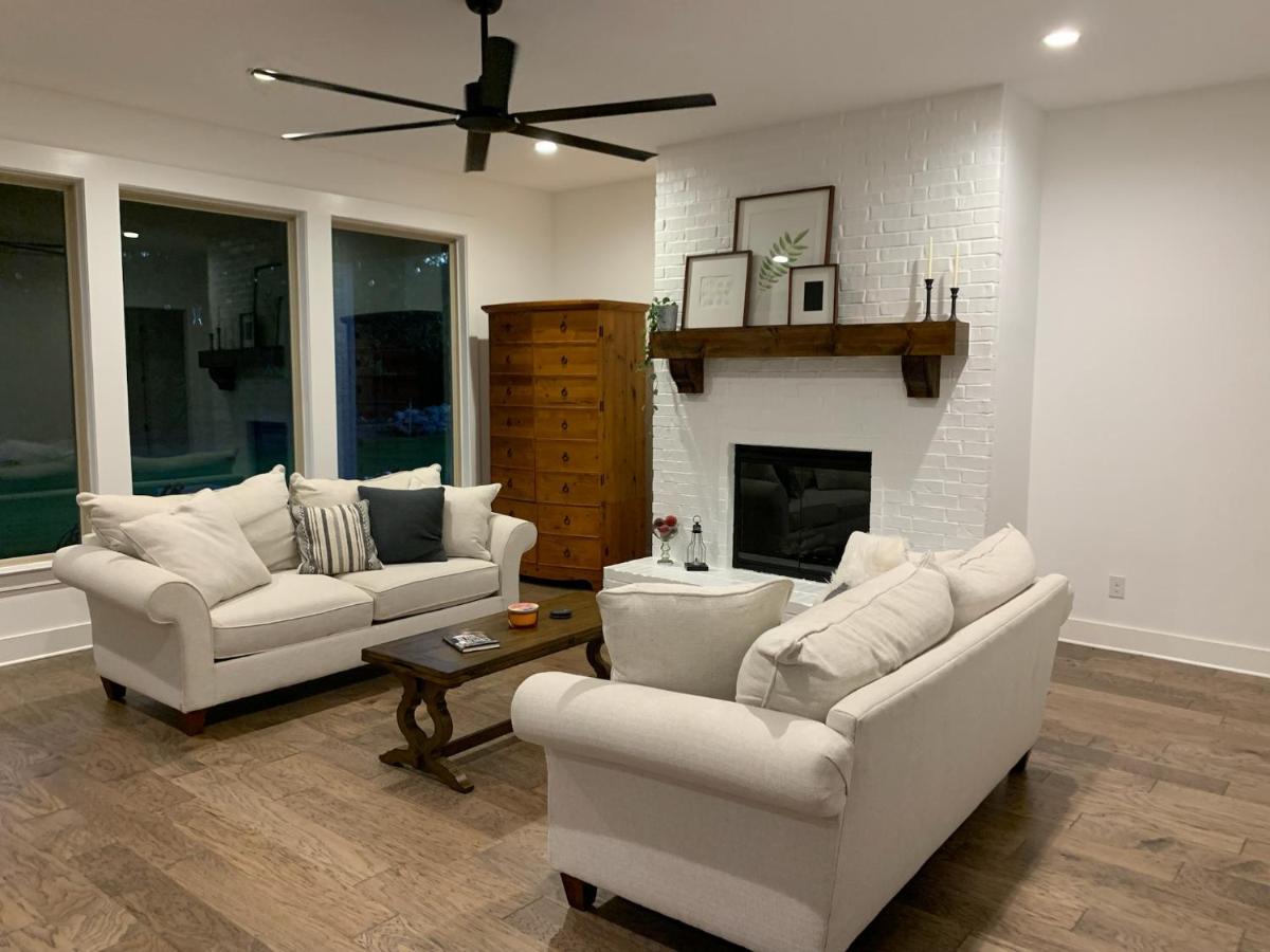 John and Teresa's Texas Country Home - Housity