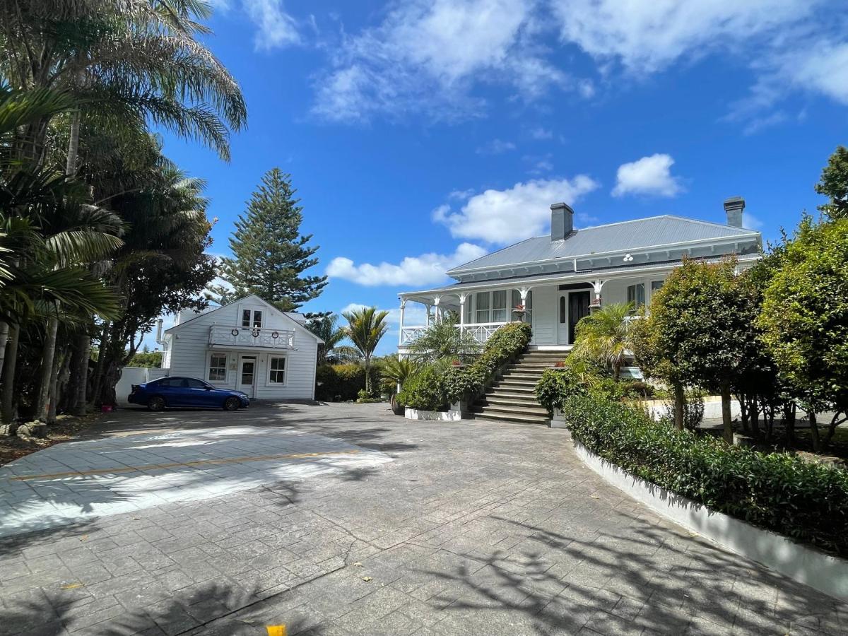 Western Springs Villa to Auckland Central Heritage Villa - Housity