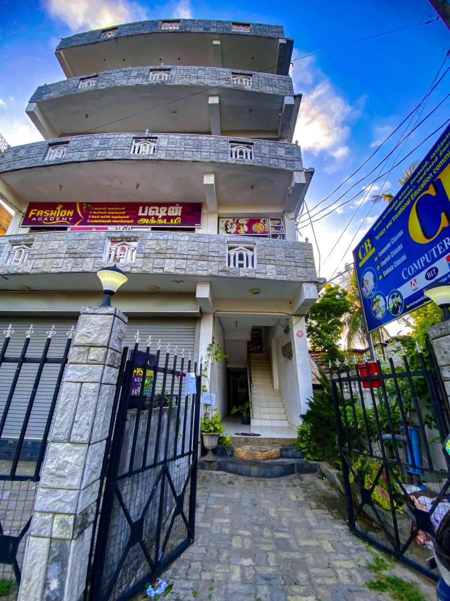 Geesh Residence : Rooms in Jaffna - Housity