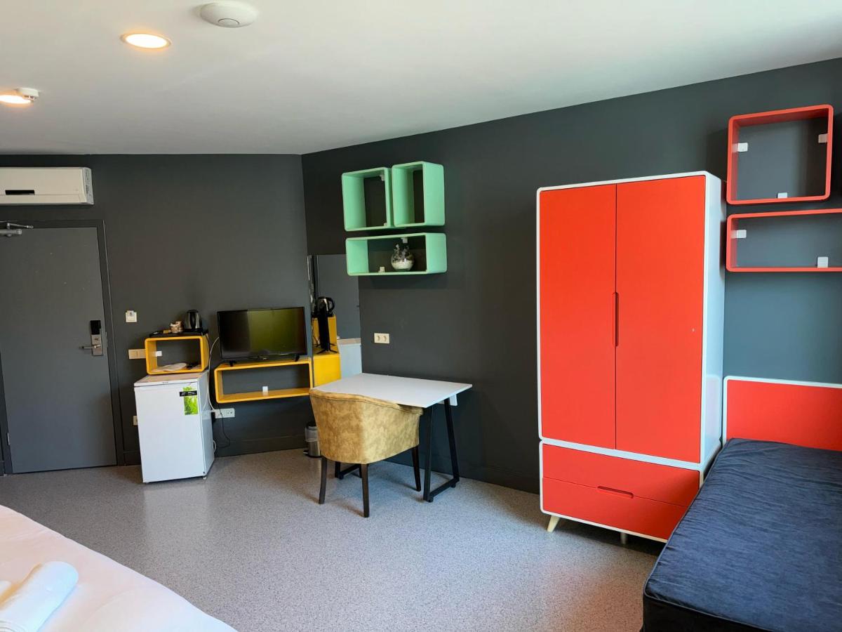 Aderans Hotel - Housity