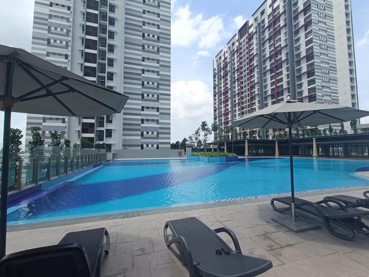 ADMIRAL Residences title - Hizvo