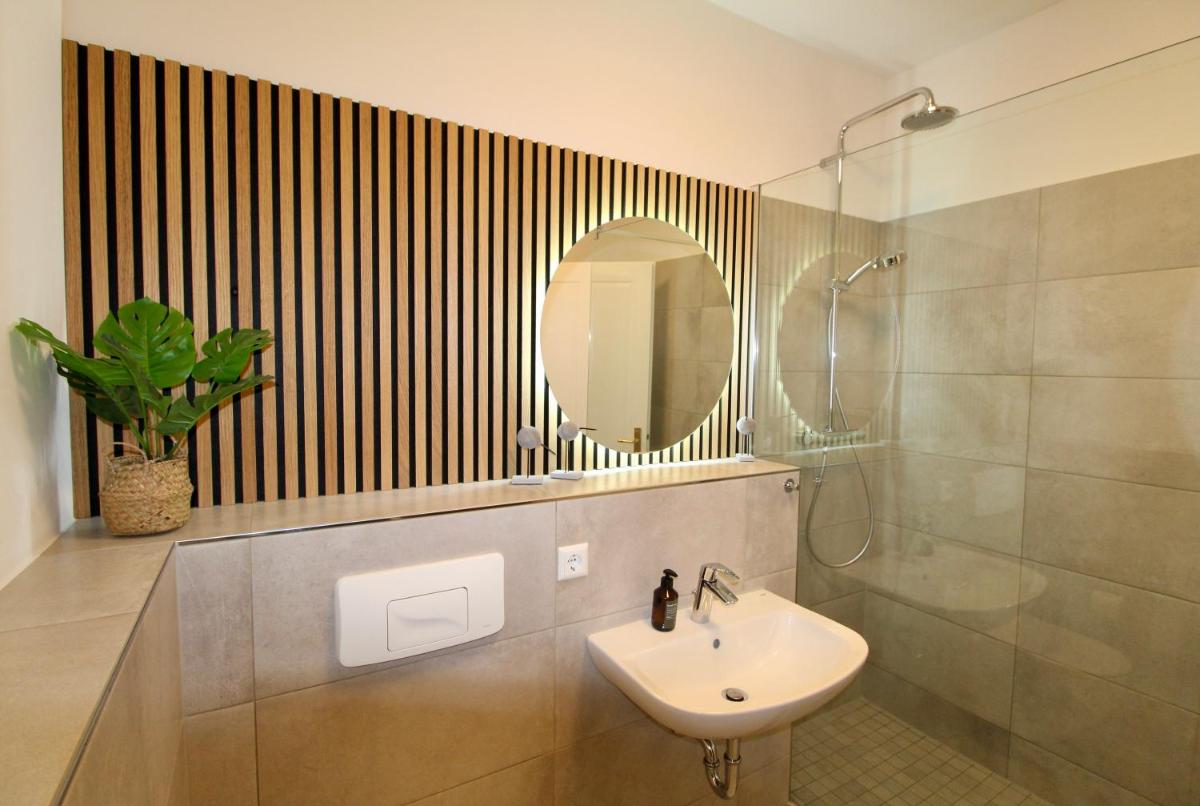 Zentrales hochwertiges Gründerzeit-Apartment Thomasius - Housity
