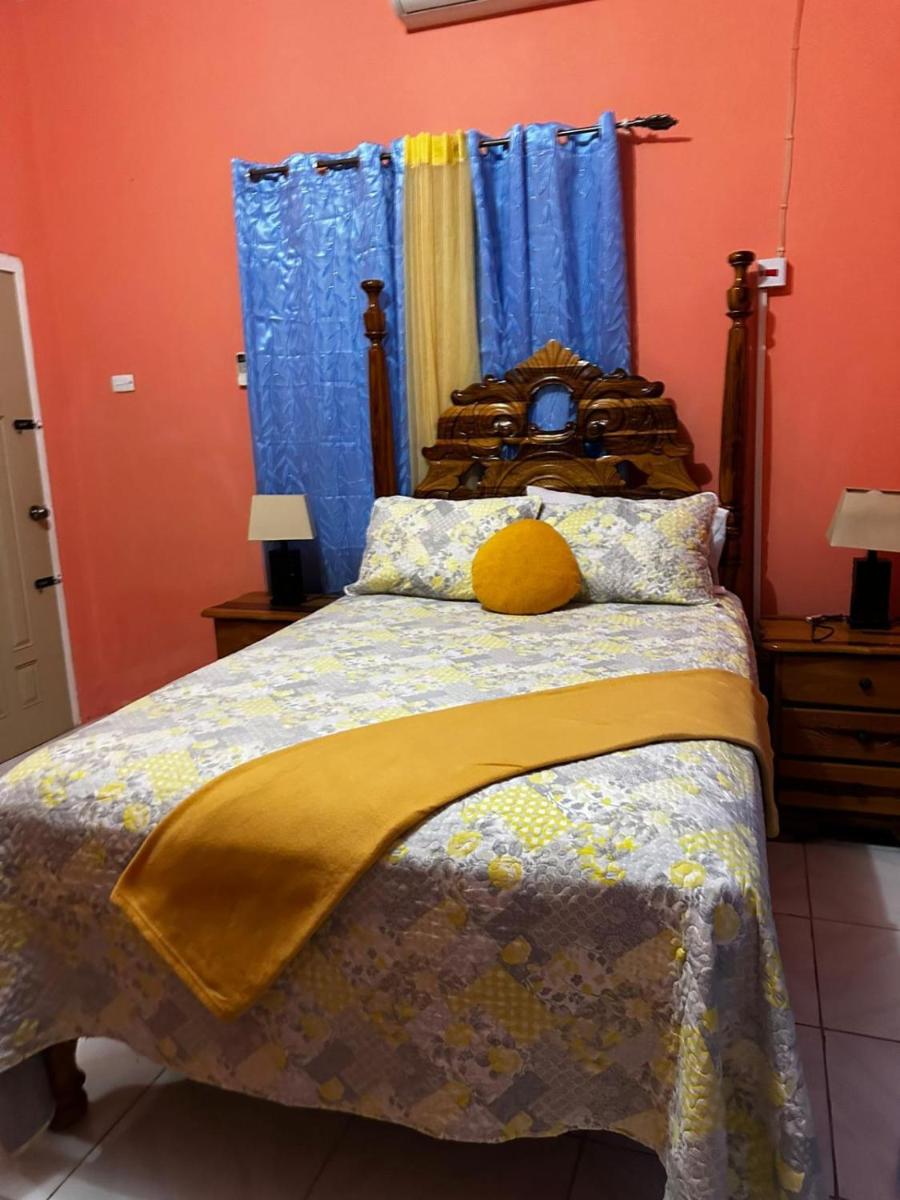 Cocklestop Inn, Jamaica - Housity