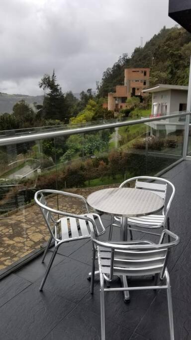 Refugio, Habitación Cabaña La Calera, Cerca a Bogotá - Housity