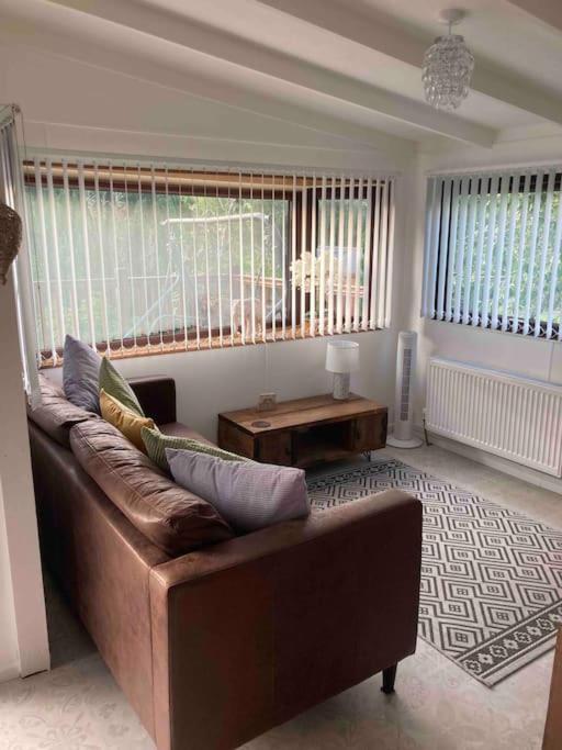 Cwtch Cymru Lodge 7F Caer Beris Holiday Lodge Park - Housity